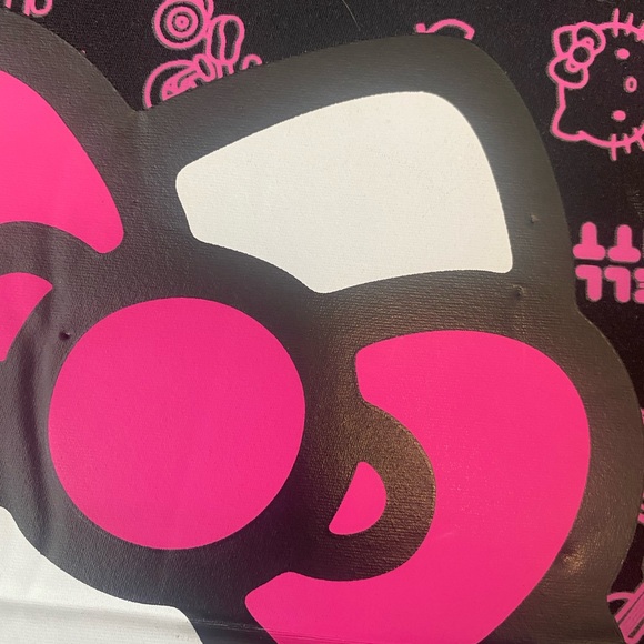 Hello Kitty Laptop Case - Picture 3 of 3